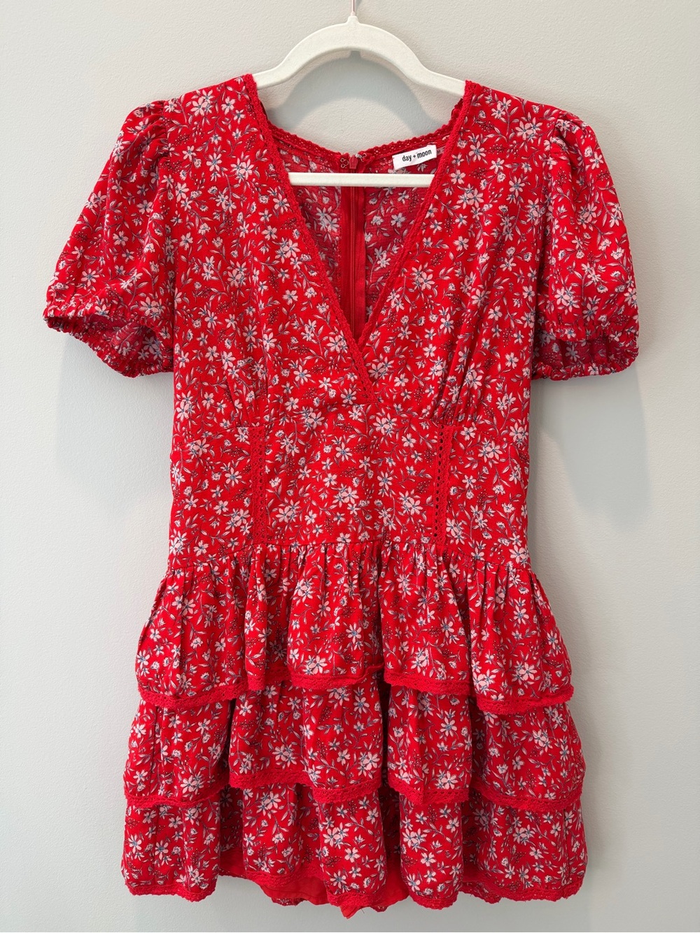 Day + Moon Red Floral Tiered Mini Dress Puff Sleeve Size M